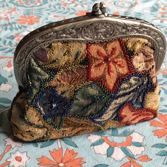 Vintage-Look Beaded Evening Bag - Picture 2 of 6